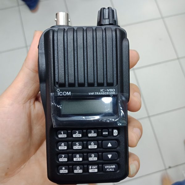 ICOM IC-V80 Amateur Radio Long Talking Range VHF Portable Transceiver